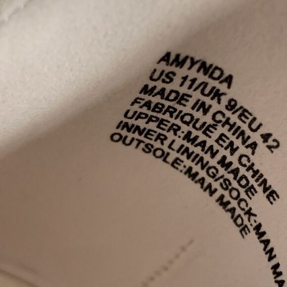 JUSTFAB Amymda Size 11 white flat sandals. NEW - Picture 9 of 9